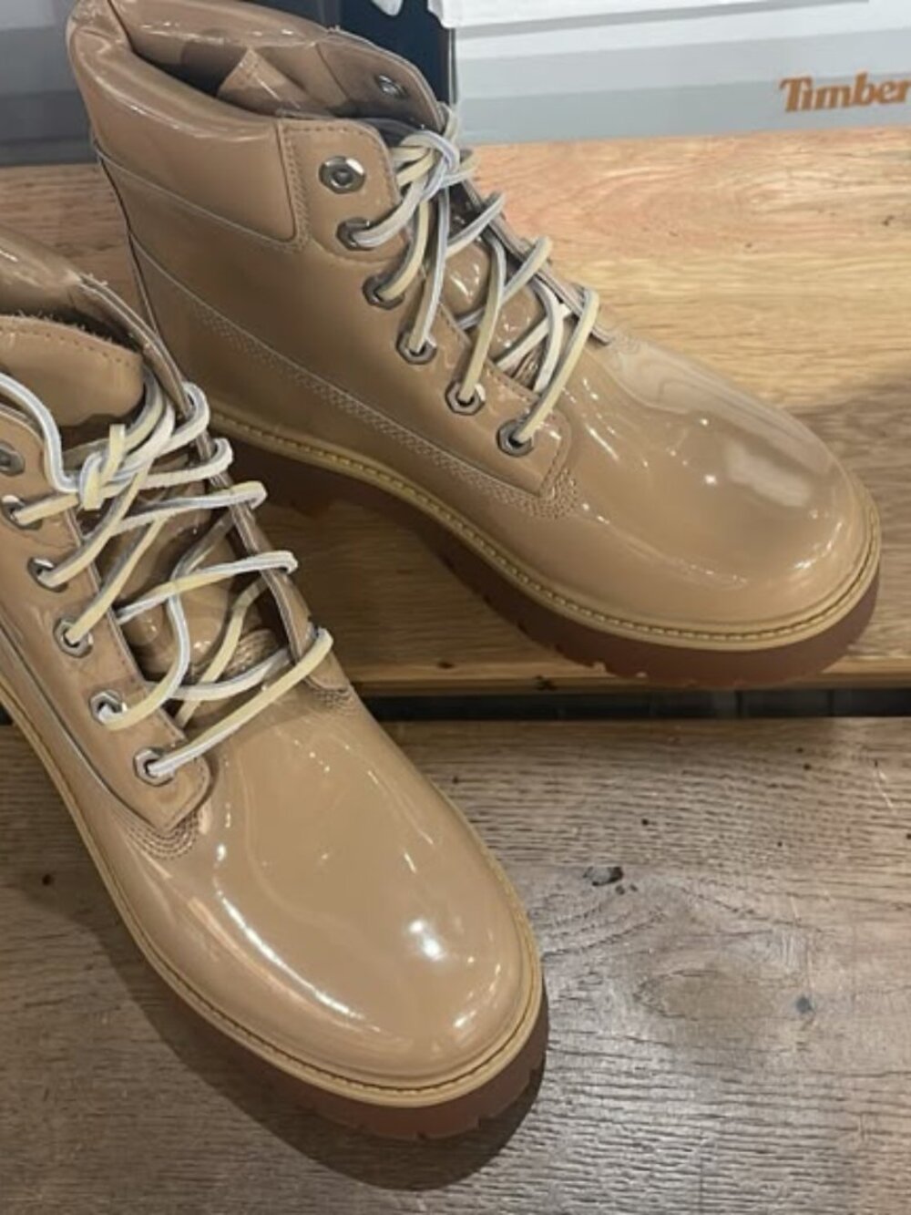 TIMBERLAND WOMEN'S STONE STREET 6 IN LACE WATERPROOF BOOT BEIGE PATENT A2H3C-AKJ